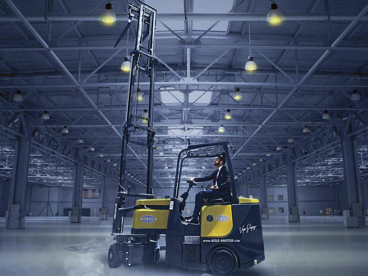 Combilift lança aplicativo para apoiar decisões logísticas e anuncia fabricação de torres no Brasil