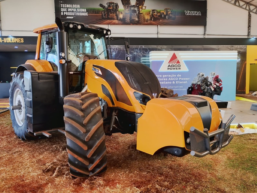 Trator movido a biometano e novo motor etanol são inovações da Valtra na Agrishow 2026  