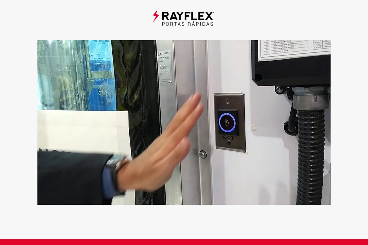 Sistemas inteligentes das portas automáticas Rayflex permitem abertura sem o toque das mãos