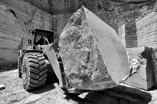 SSAB apresenta caçamba graniteira feita em aço de alta resistência