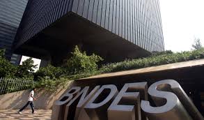 BNDES revê índice de conteúdo  nacional para credenciamento de  fornecedores da indústria brasileira