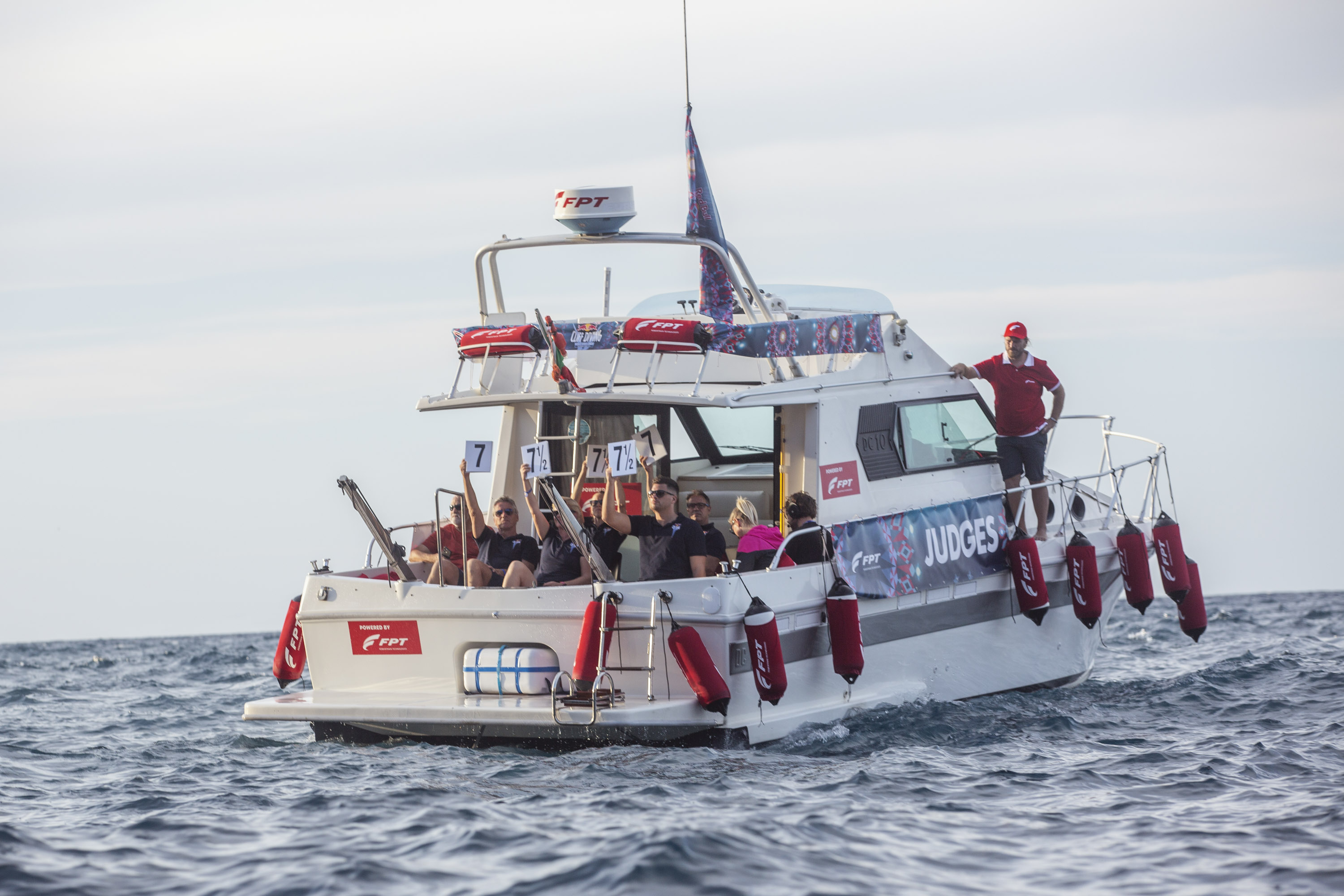 A FPT Industrial é parceira técnica oficial para a Red Bull Cliff Diving World Series