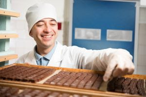Rayflex destaca tecnologias para garantir segurança e qualidade na fabricação de chocolates