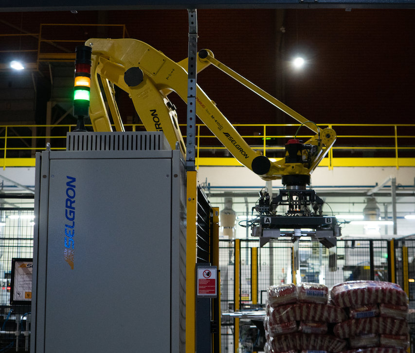 Automação inteligente otimiza logística interna de produtos nas fábricas  Especialista em soluções para o final de linha de produção, a Selgron oferec