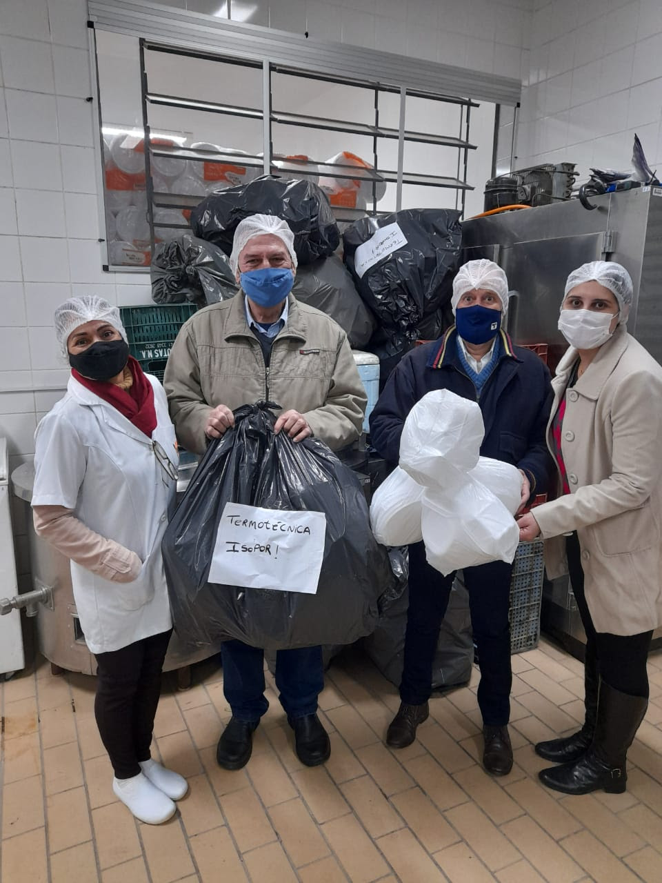 Termotécnica faz parceria para recolher e reciclar marmitas de isopor distribuídas pelos restaurantes populares de Joinville