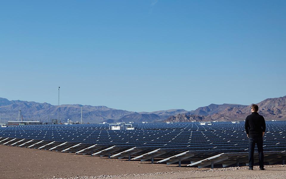 Trina Solar lança módulos bifaciais