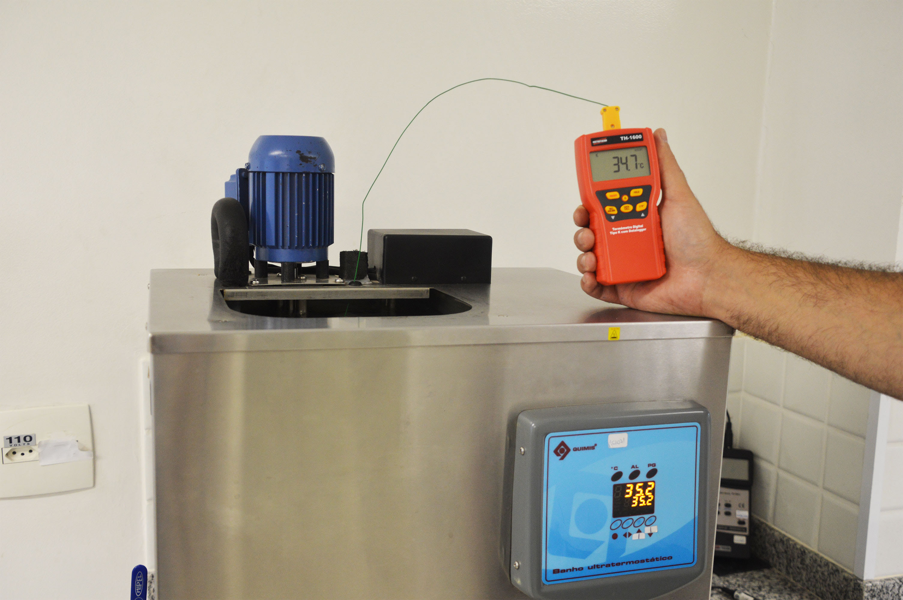 Instrutherm apresenta termômetro tipo-K portátil digital para medição de umidade relativa do ar